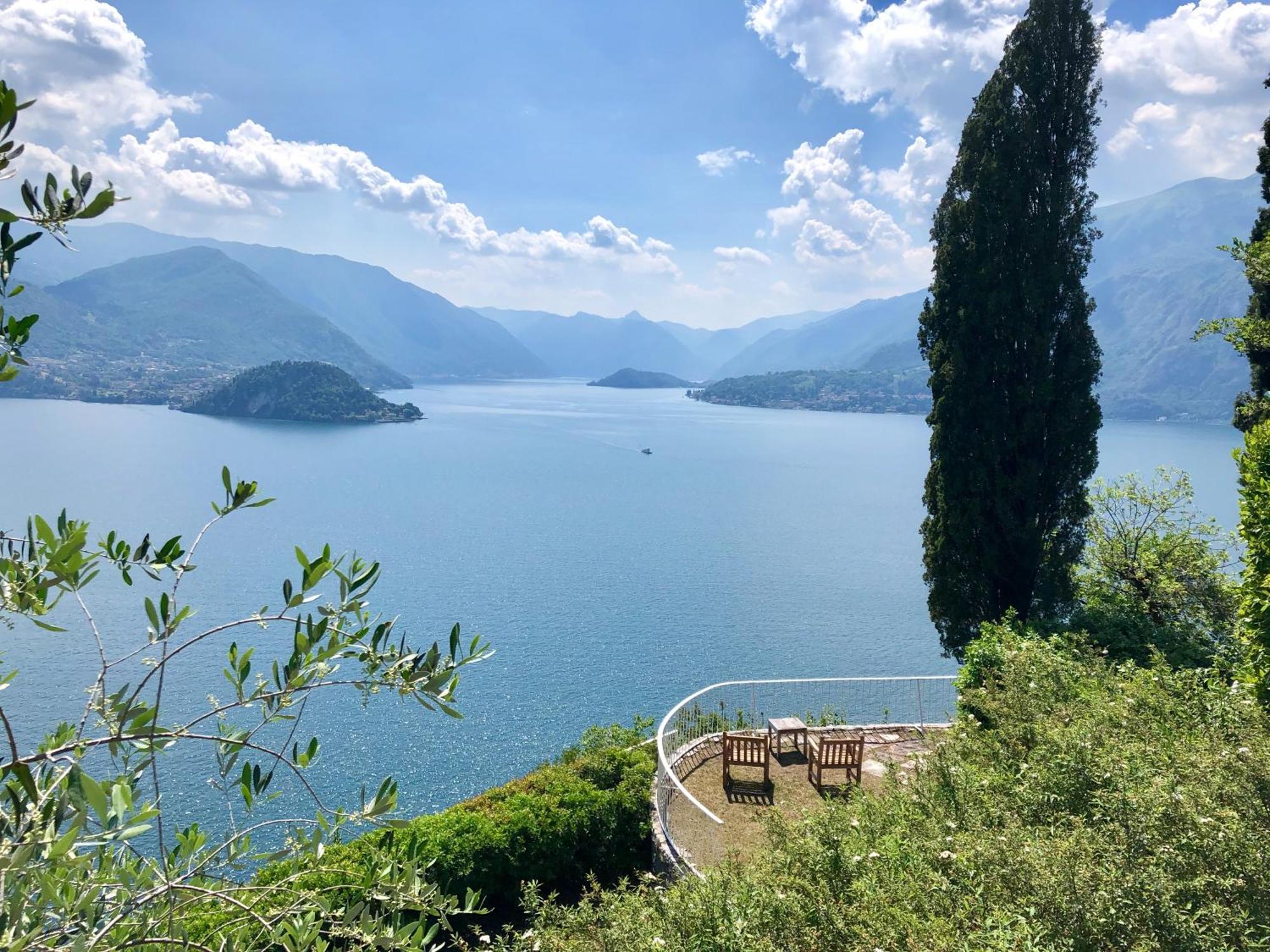 Castello Di Vezio In The Village Varenna Exterior foto